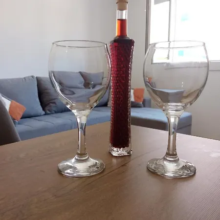 Great Apartment, Free Parking In The Garage, Znjan Lägenhet Split