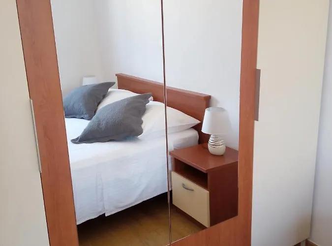 Great Apartment, Free Parking In The Garage, Znjan Apartment Split