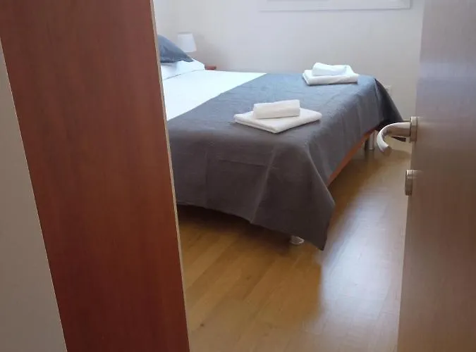 Great Apartment, Free Parking In The Garage, Znjan *