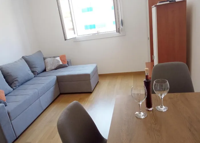 Great Apartment, Free Parking In The Garage, Znjan Apartment *