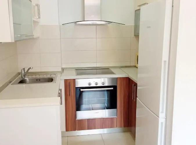 Great Apartment, Free Parking In The Garage, Znjan Apartment Split