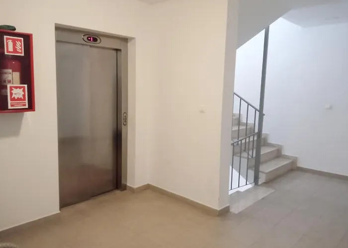 Great Apartment, Free Parking In The Garage, Znjan