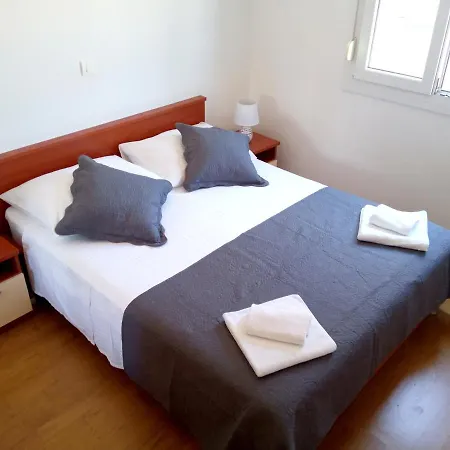 Апартаменти Great Apartment, Free Parking In The Garage, Znjan *