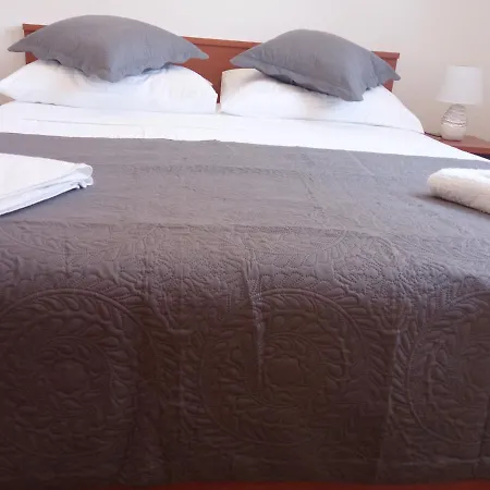 아파트 Great Apartment, Free Parking In The Garage, Znjan *