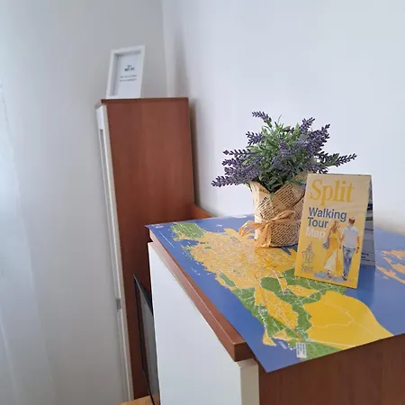 Great Apartment, Free Parking In The Garage, Znjan Апартаменти *