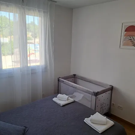 Апартаменти Great Apartment, Free Parking In The Garage, Znjan Спліт